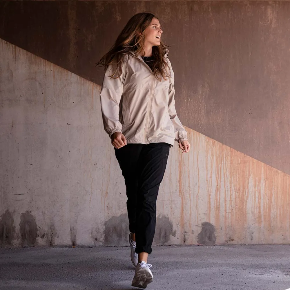 Halti Ulkoiluvaatteet|Vapaa-Aika<Pallas Naisten Jogger Lite Takki